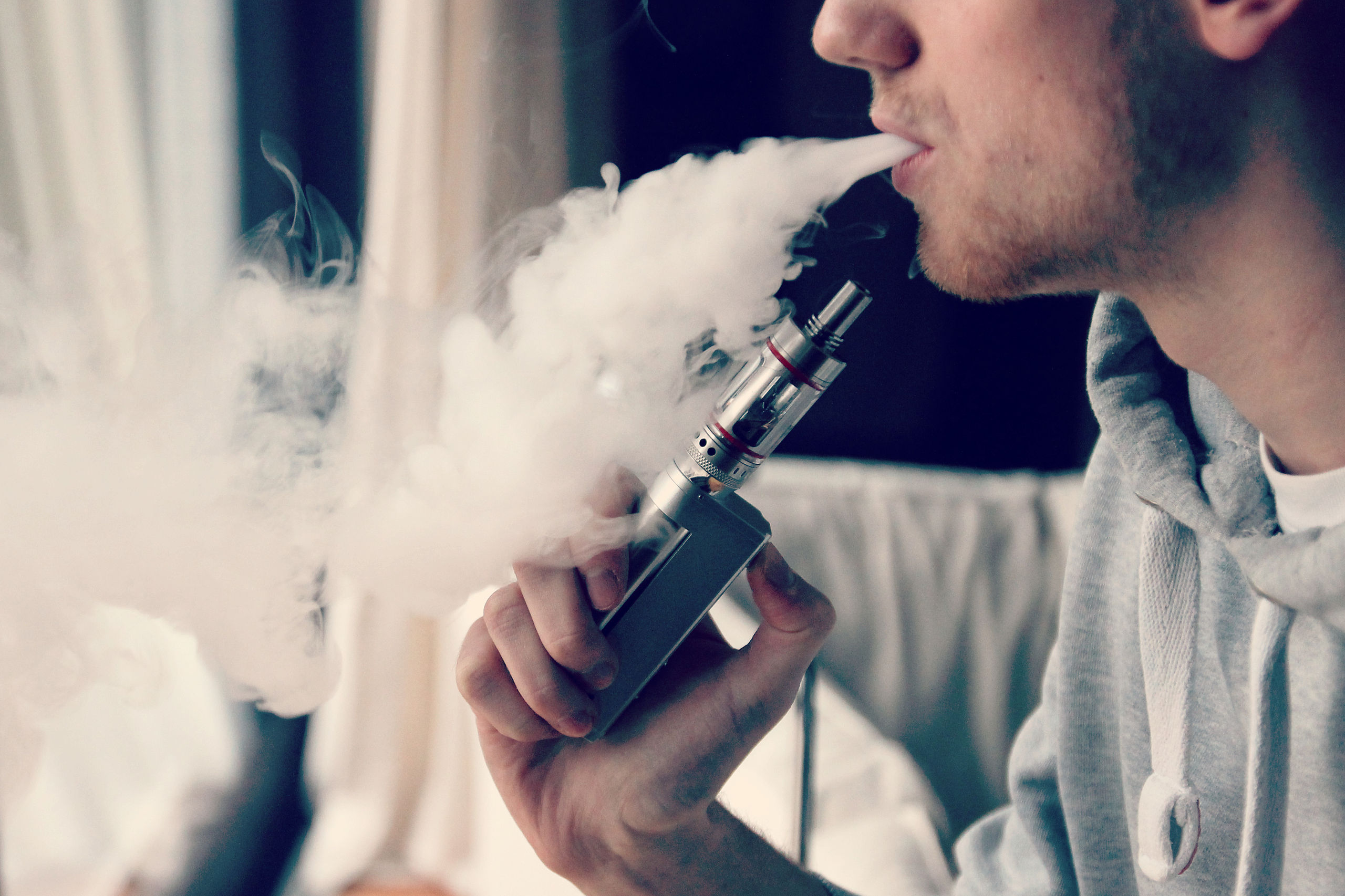 Vaping and e cigarettes a brief guide