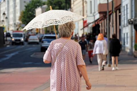 old lady heat